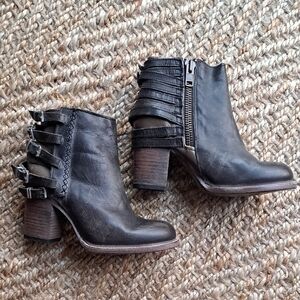 FREEBIRD Hermosa Black And Olive Green Leather Ankle Boots